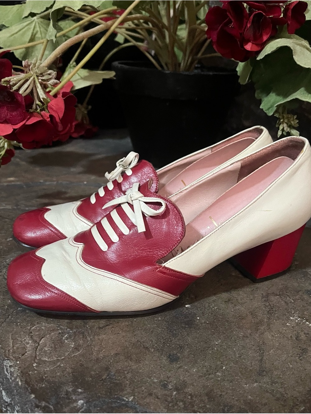 1940s 1950s 40s 50s Vintage Red White Two-Tone Leather Oxford Lace-Up Heel Shoes